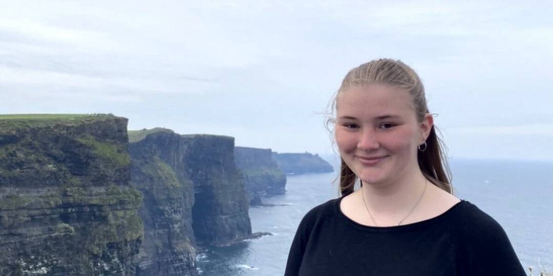 Ylva im Schüleraustausch in Irland an den Cliffs of Moher